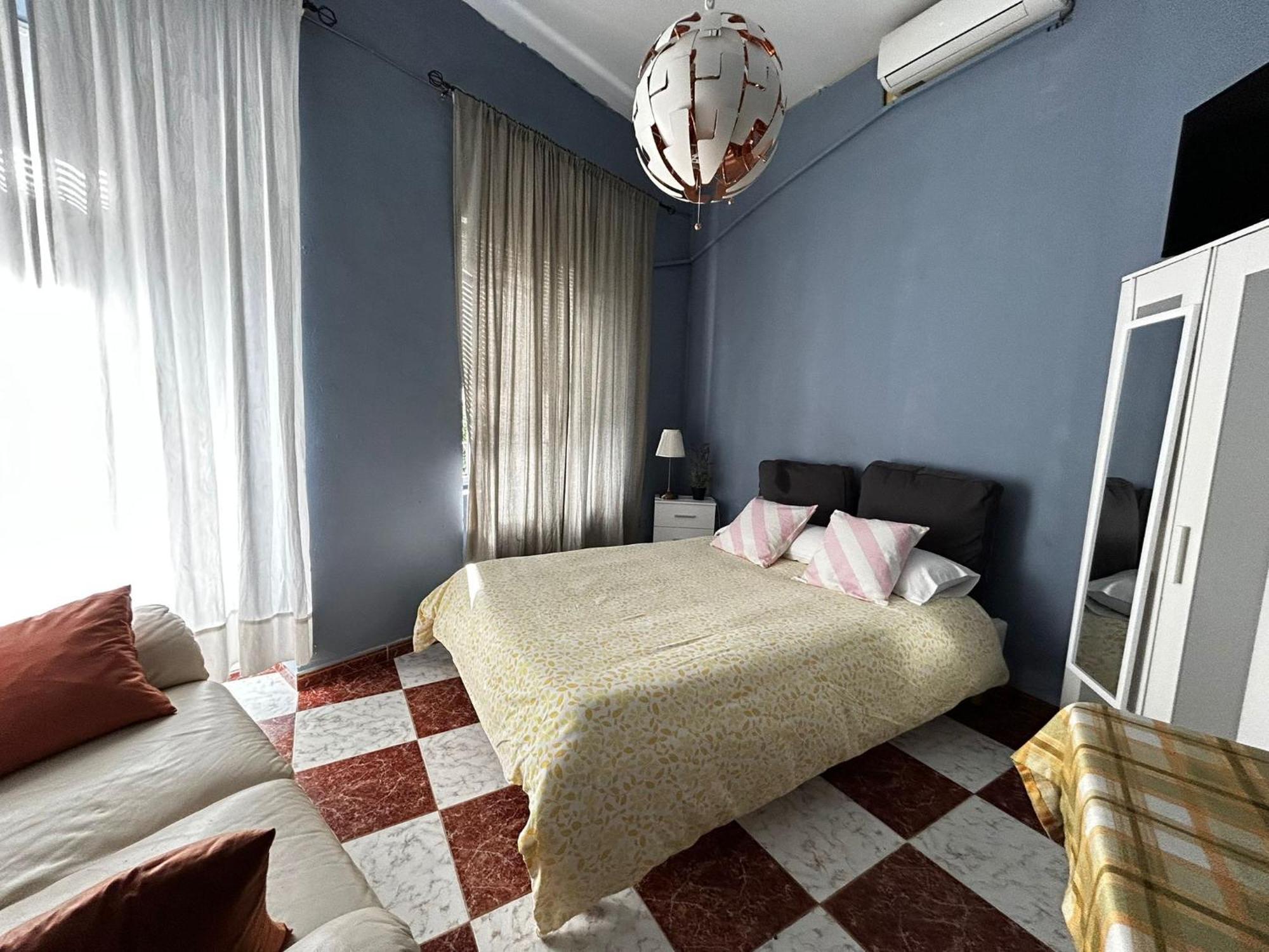 Santa Isabel Low Cost Rooms In Private House Sevilha Quarto foto